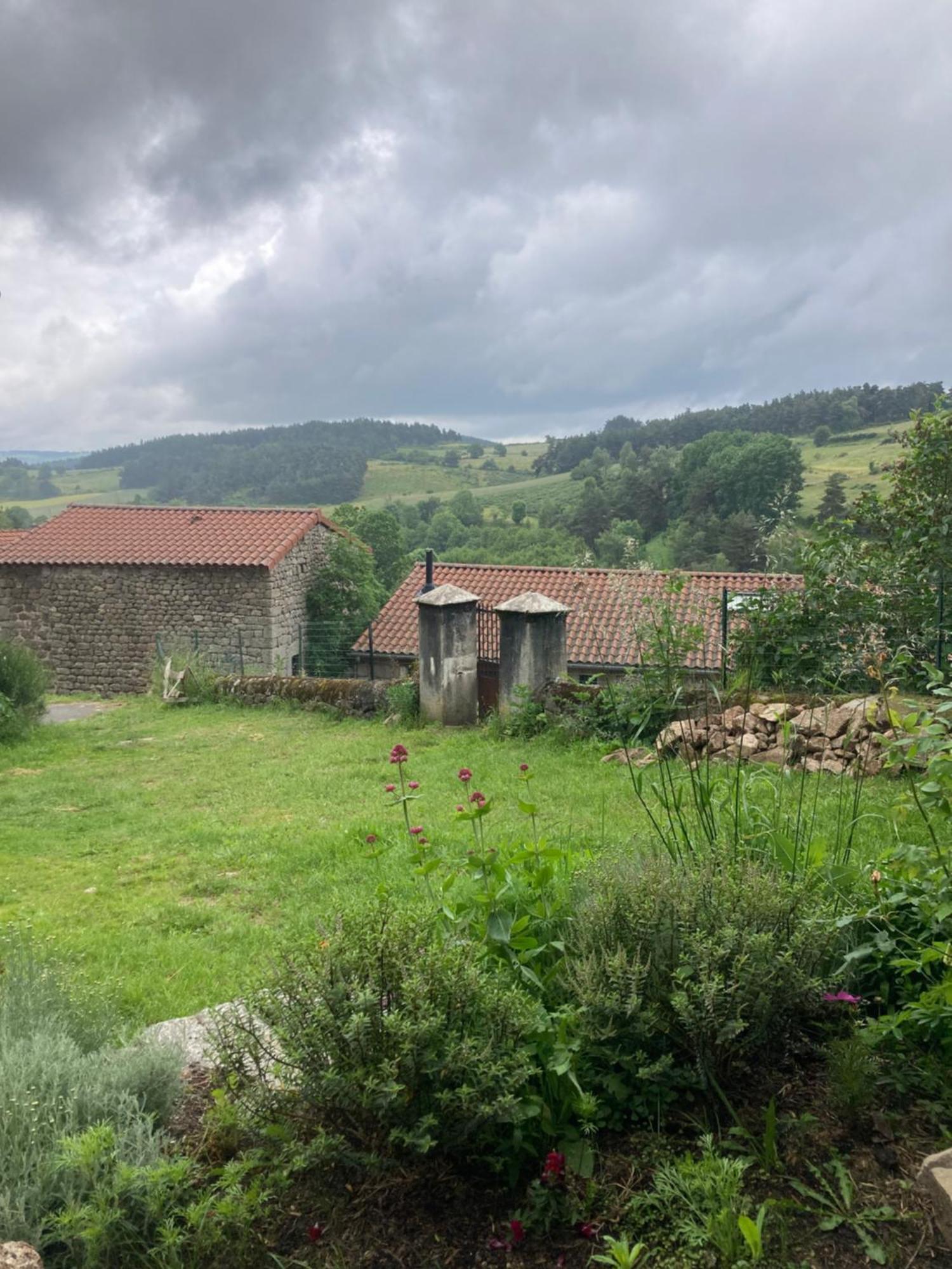 Venteuges Chambres Et Tables D'Hotes - Les Ateliers De Pontajou - Pelerin Navette Gratuite A Saugues المظهر الخارجي الصورة